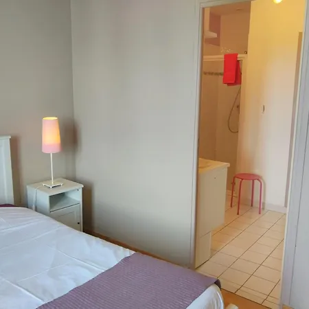 Domaine De La Petite Tour Гостевой дом Монреаль