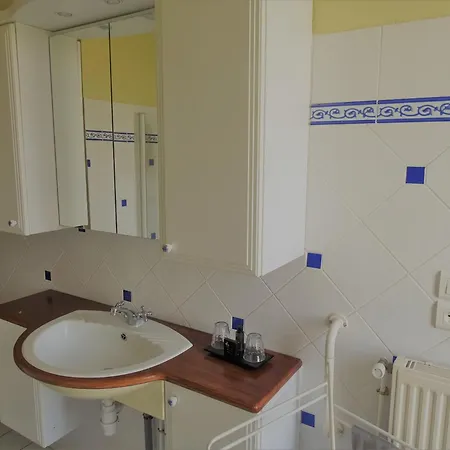 Гостевой дом Domaine De La Petite Tour 3*