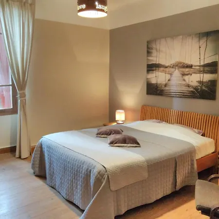 Domaine De La Petite Tour